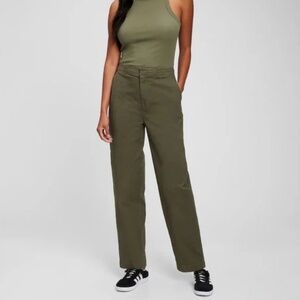 Gap Mid Rise Straight Up Khakis, size 0, in army jacket green